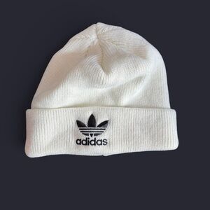 white adidas hat ✨